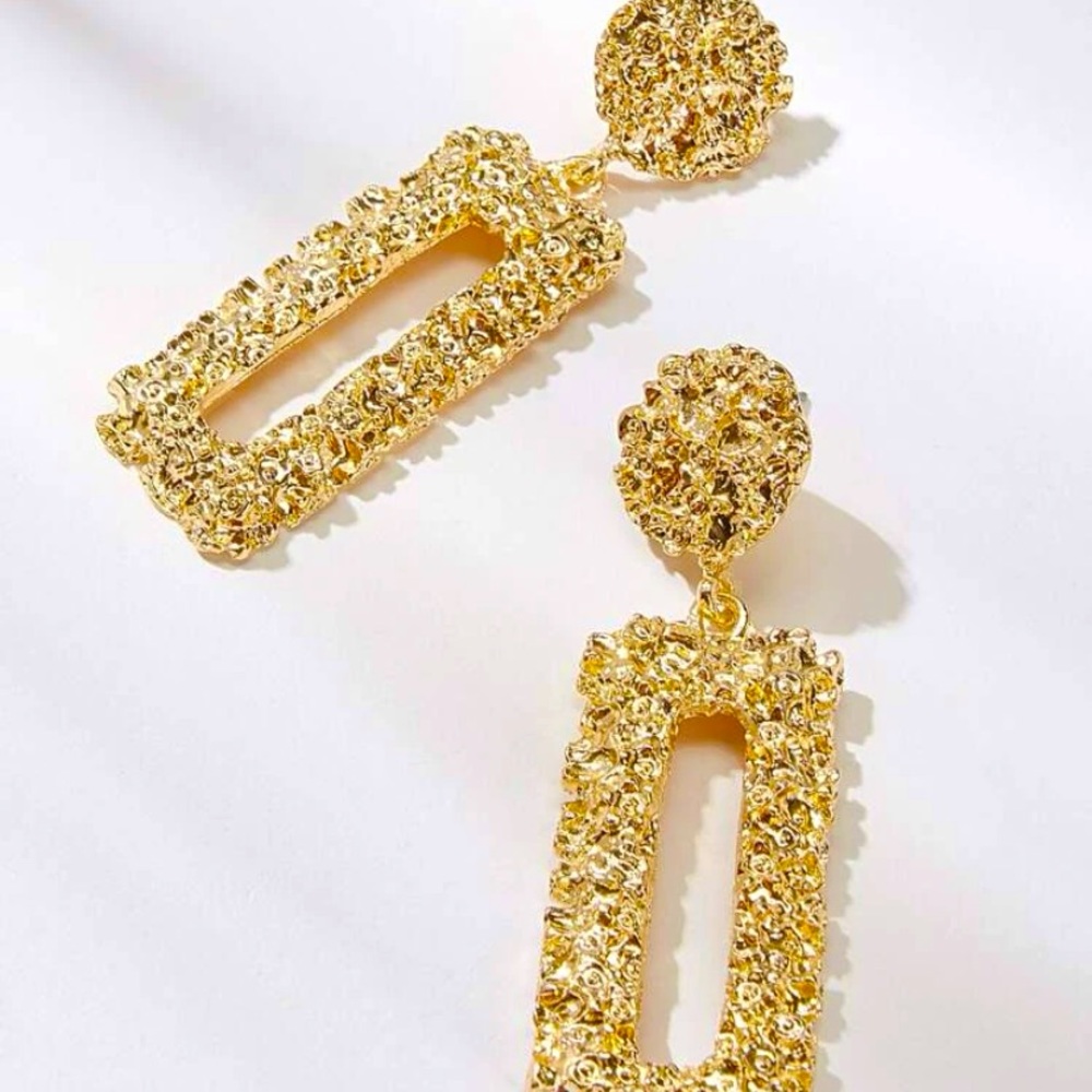 Woman’s earrings
